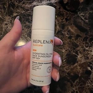 REPLENIX Hydrating Oil-Free Face Sunscreen